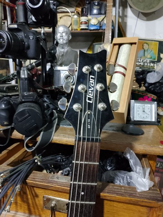 Электрогитара,в отличном состоянии