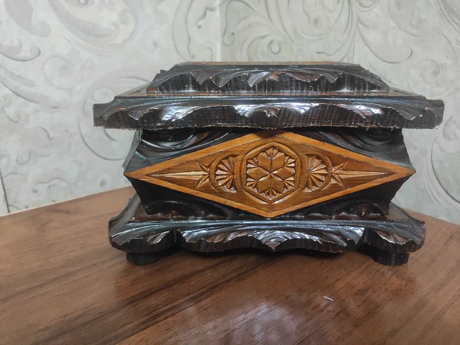 Шкатулка деревянная