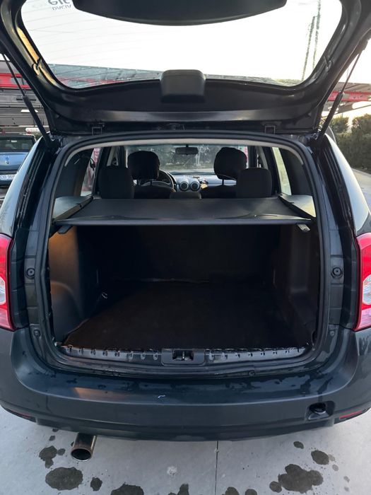 Dacia Duster 4x2 An 2011 motor 1.6 benzina ,160.000km reali . 3500£