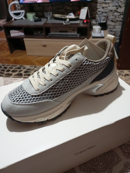 Маратонки  Calvin Klein  40 номер