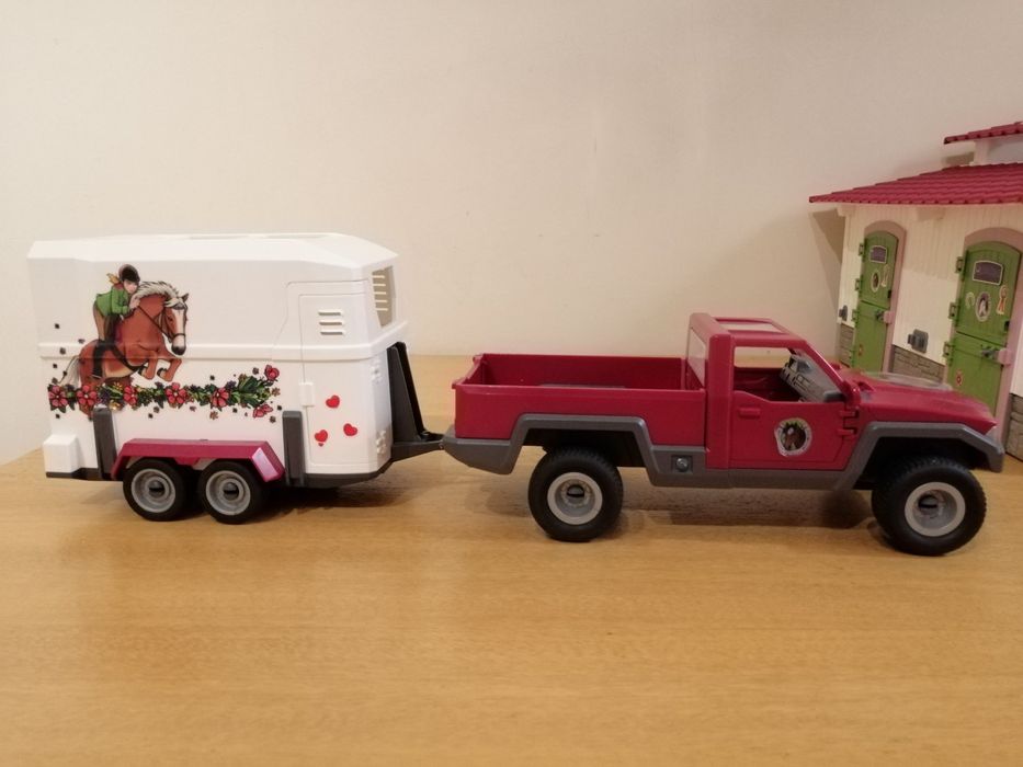 Schleich Farm Life - Комплект Пикап с Фургон за Коне