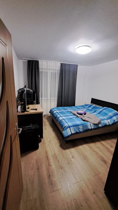 Inchiriez apartament 3 camere in Tudor