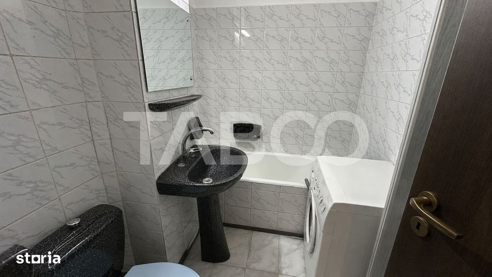 Apartament 4 camere etaj intermediar cu pivnita zona Strand Sibiu