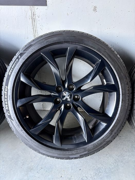 19 цола 5х108мм Пежо, Peugeot-508/3008/5008 245/40/R19 DOT 2024