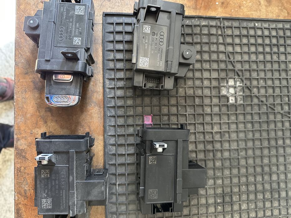 Ключ и Гълтач за AUDI оригинален A4 A5 Q5 8k0909101 c