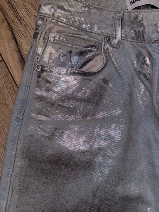 Блестящи дънки BERSHKA