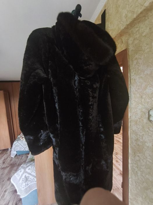 Шуба мутон продам