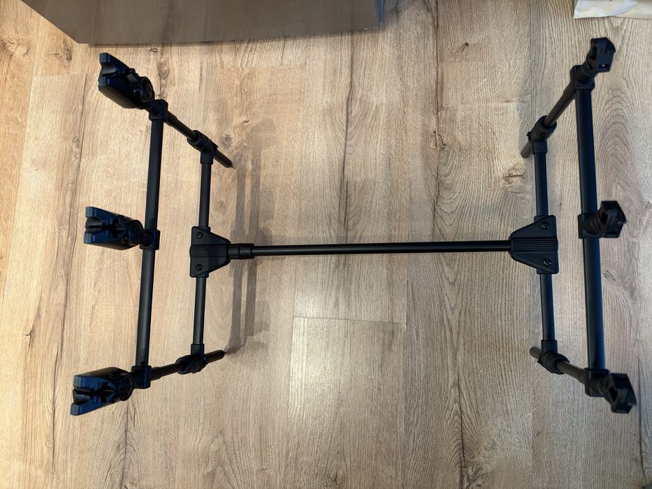Rod pod Nash echipat complet