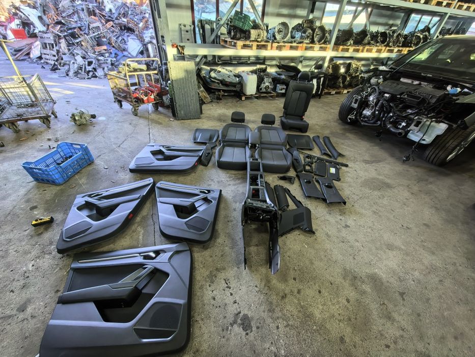 Салон за Audi Q3 F3