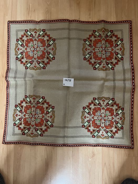 Ръчно бродирани карета