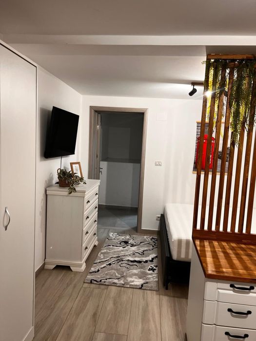 Închiriez garsonieră open space Falticeni