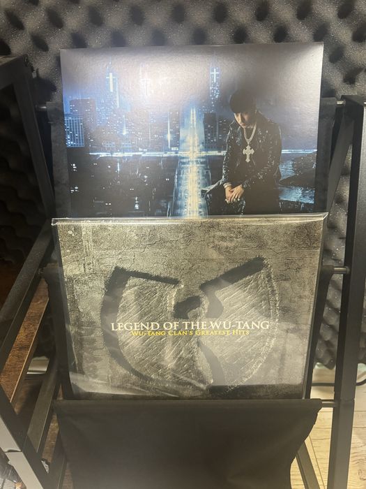 Stand pickup + suport viniluri – 250 ron pret fix