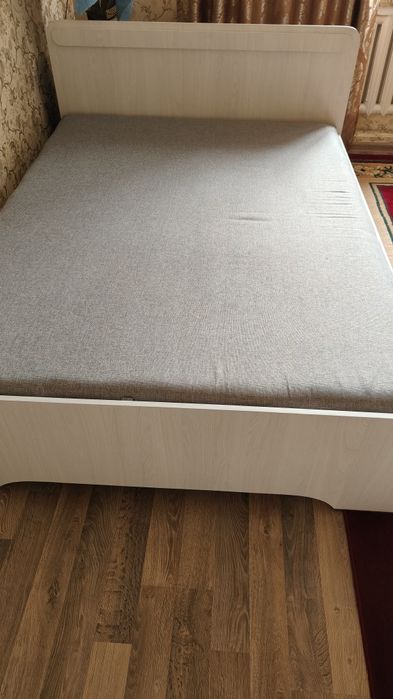 Продам кровать полуторка