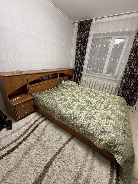 Двуспальная кровать