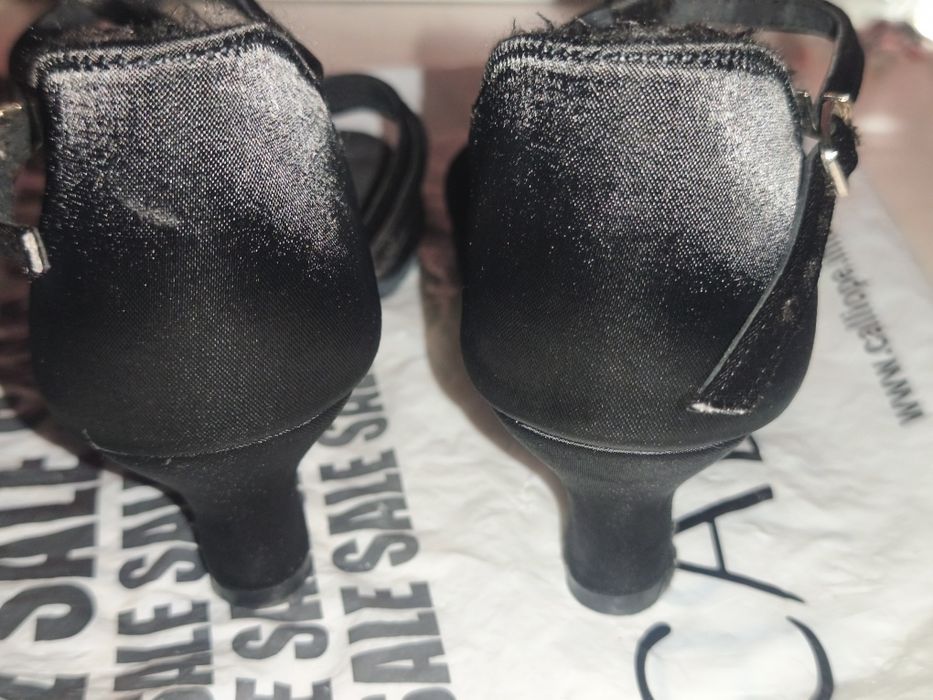 Обувки за латино танци