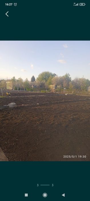 Вспашка земли мотоплугом