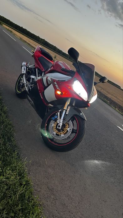 Yamaha R1 2001 cu 38,500