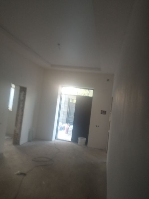 Hiva shahrida kotej sotiladi 210kv potolok shpaklyovkadan chiqqan