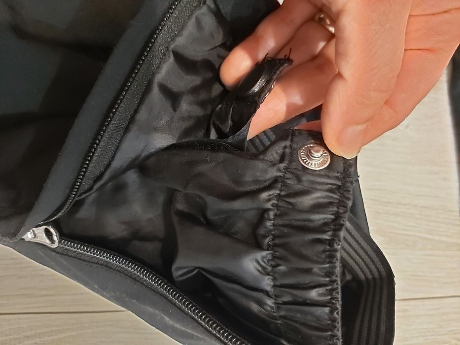 Geaca ski si pantaloni ski unisex fete/baieti McKinley 8-10 ani