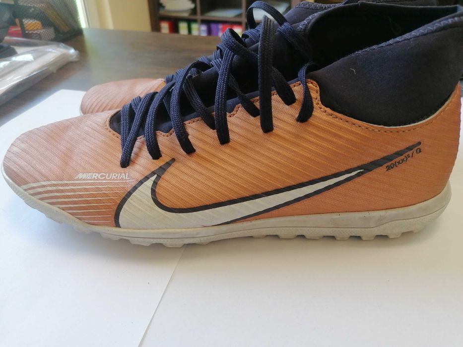 Футболни маратонки