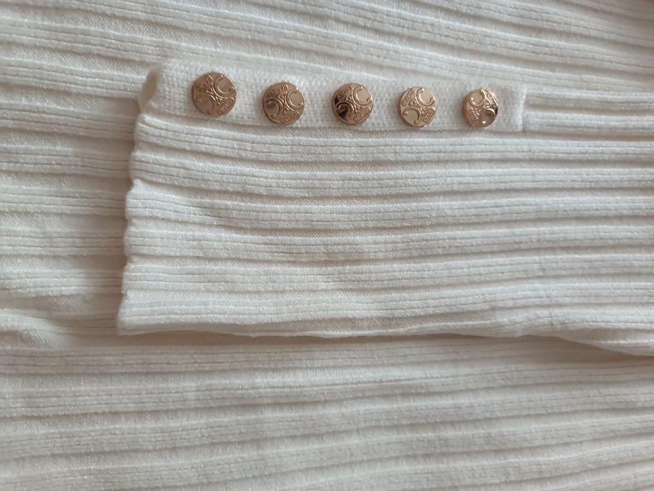 Продаётся вязанная кофта