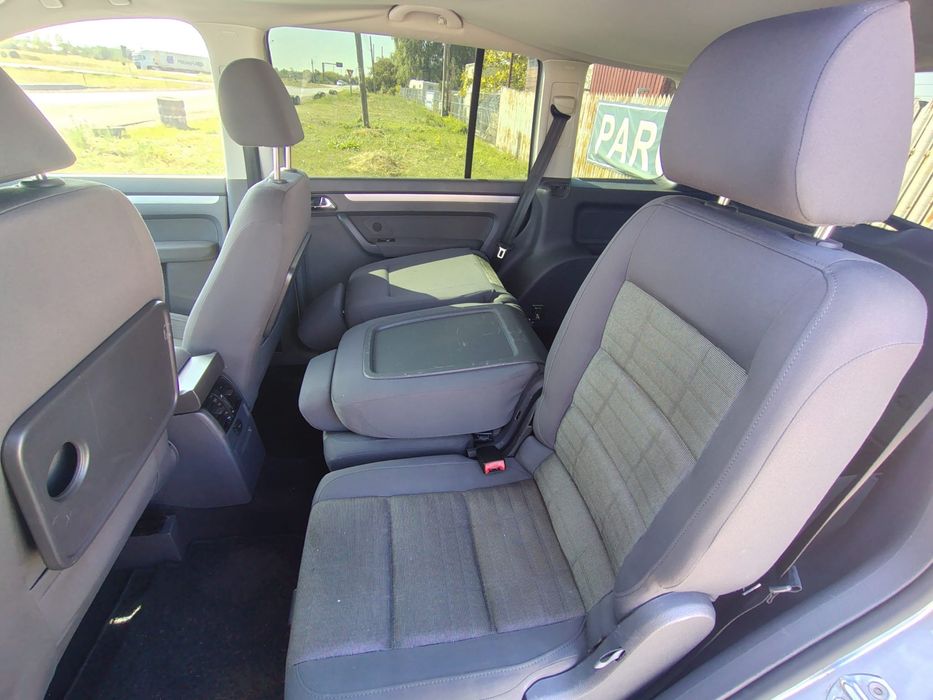 Dezmembrez Volkswagen Touran 1.9 BLS