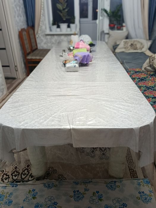 Стол для гостиной