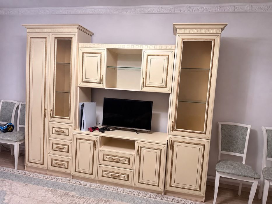 Продается шкаф в гостиную