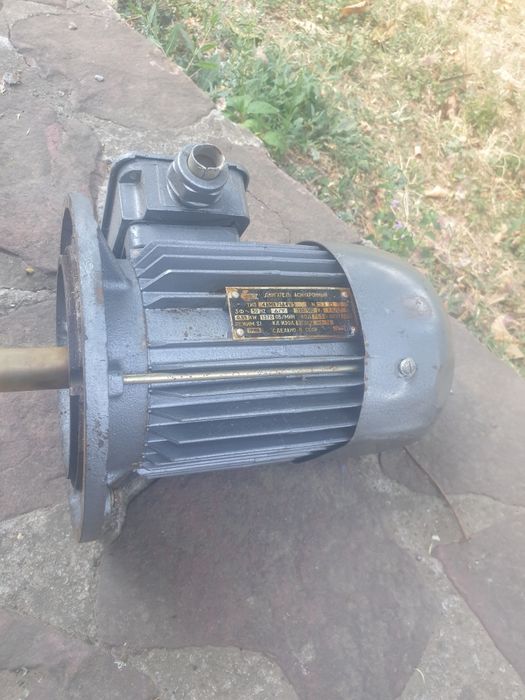 Продавам електромотор