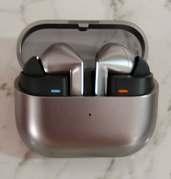 Продавам Galaxy buds 3 pro