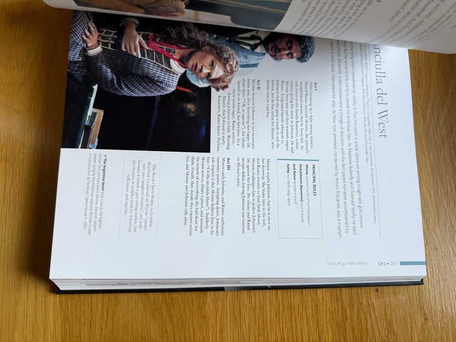 Книга Опера (Opera)