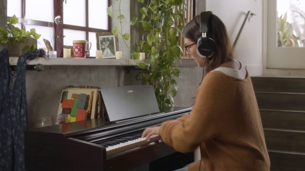 Цифровое фортепиано Yamaha ARIUS YDP-145 R