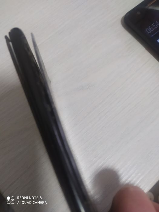 Продам не рабочий телефон