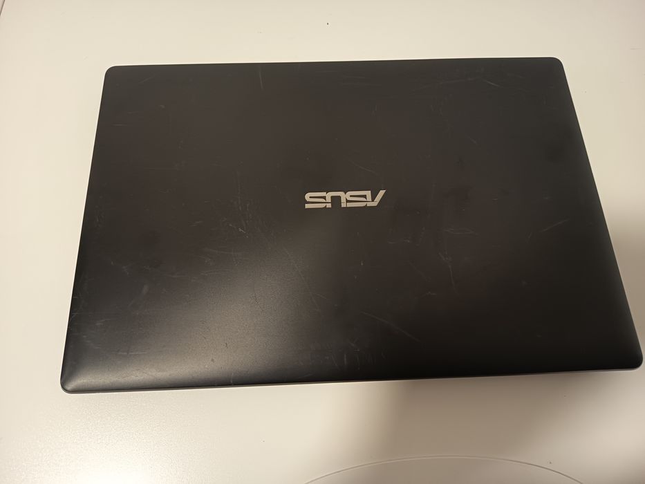 Laptop Asus X553s- pentru piese