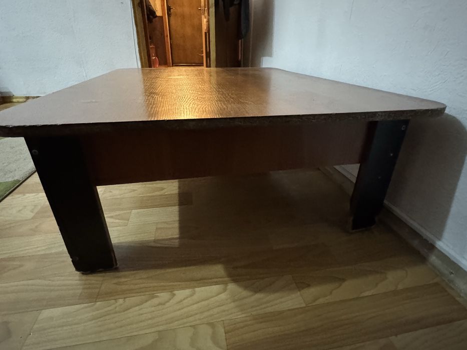 Стол кухонный низкий