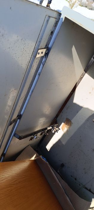 Метален шкаф за кислород