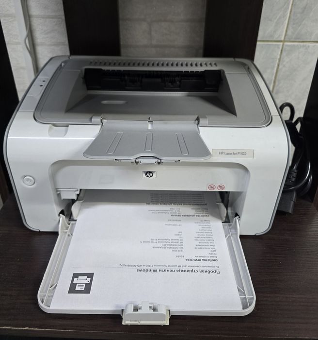 Легендарный принтер HP LaserJet P1102 в отличном состоянии