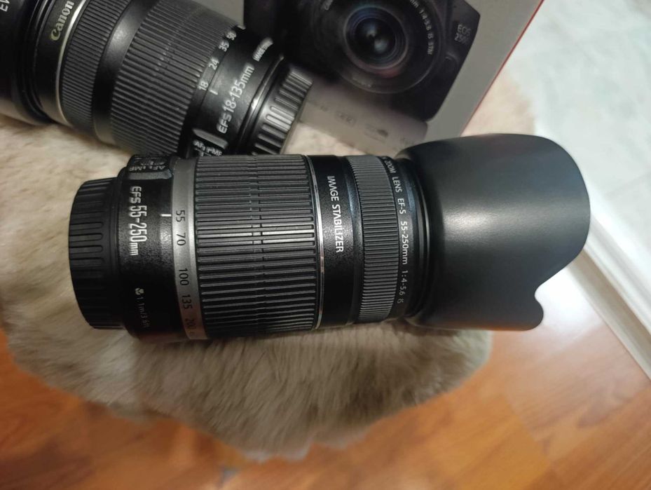 DSLR фотоапарат CANON EOS 250D + 3 обективa