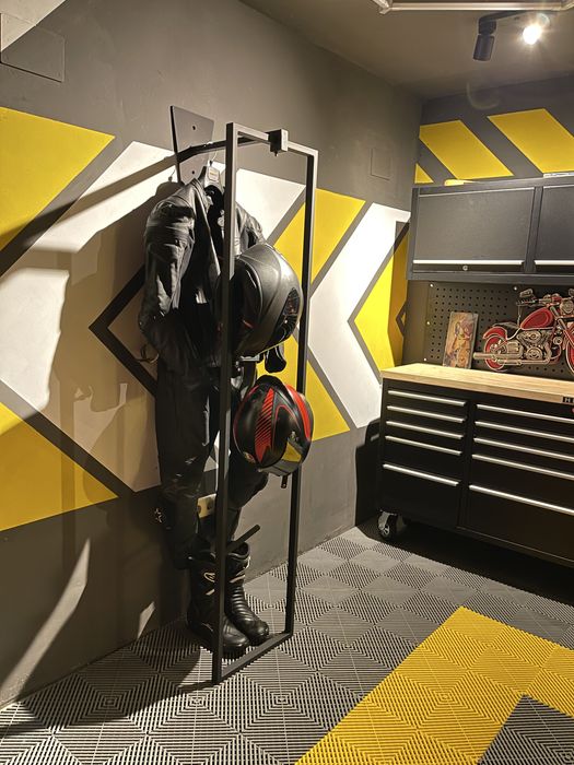 Cuier echipament moto Ducati Suzuki BMW Yamaha LTM Alpinestars Furygan