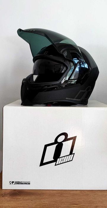 Каска ICON AirFlite MIPS Stealth + Прозрачен визьор