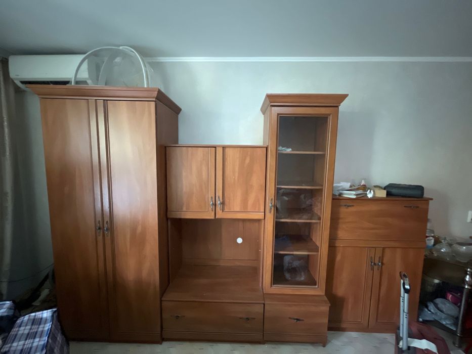 Шкаф в зал, продам недорого , самовывоз