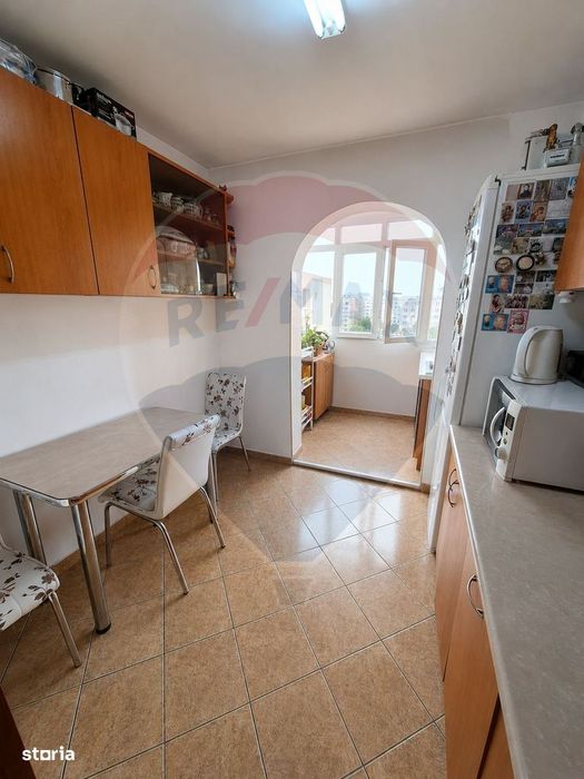 Apartament cu 3 camere de vânzare în zona Aparatorii Patriei
