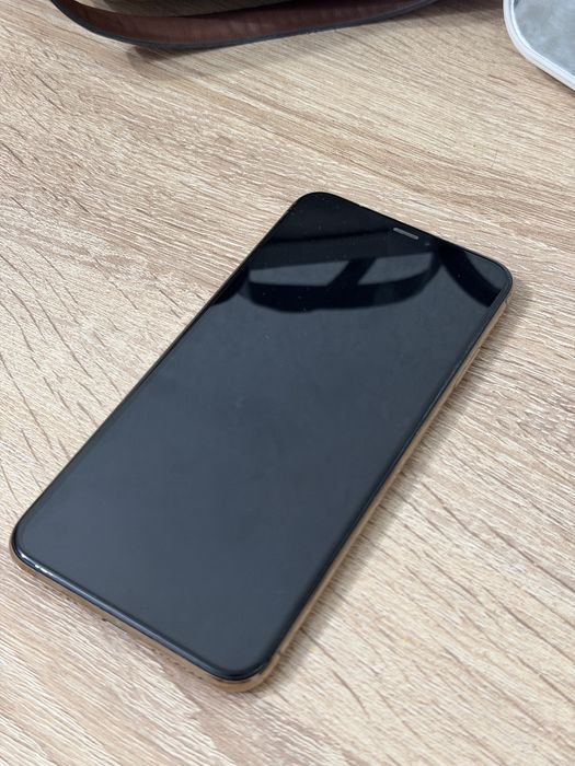 Продам Iphone XS Max