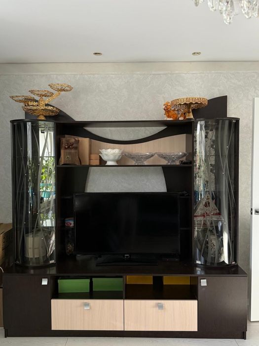 Продам мини стенку с подсветкой