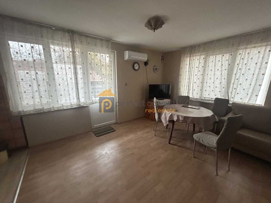 Дава се под наем Двустаен апартамент в Пловдив, Център - 72 кв.м за 423.81 € - Снимка #1