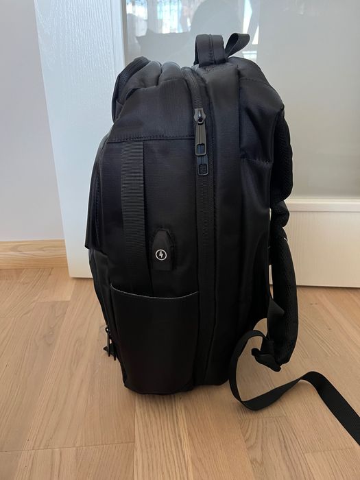 Нова раница за лаптоп, водоустоучива