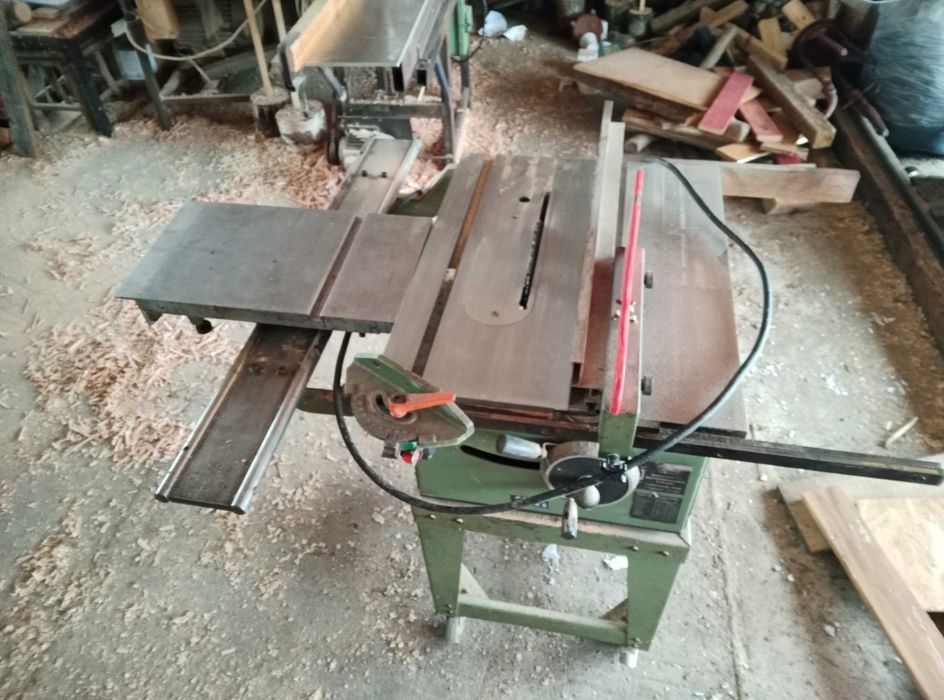 Masina de rindeluit la grosime 800 ,  circular cu masa mobila, abric, combinata tamplarie