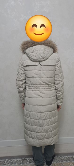 Продам куртку светлого оттенка