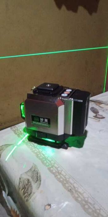 Nivela laser 8D irectii,cu acumulator si autonivelare 360grade