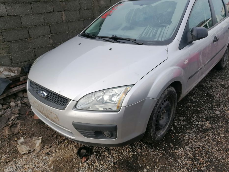 Bara fata capota aripa usa Ford Focus